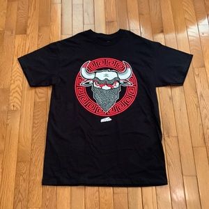 Snelos Bull T-Shirt (Black)